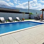 Villa Mostarsko Jezero *