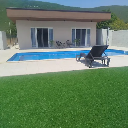 Mostarsko Jezero Villa