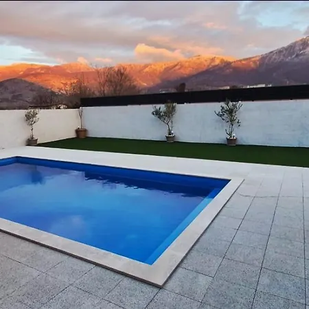 Mostarsko Jezero ヴィラ *